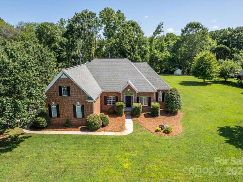 444 Cottonfield Circle, Waxhaw, NC 28173.  MLS# CAR4281667, YatesRealty ID 26983. 