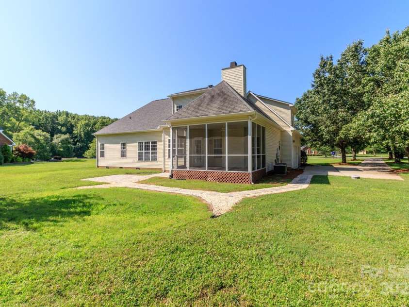 444 Cottonfield Circle, Waxhaw, NC 28173.  MLS# CAR4324330, YatesRealty ID 26983. 