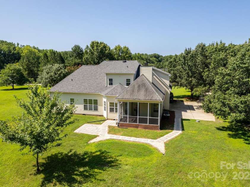 444 Cottonfield Circle, Waxhaw, NC 28173.  MLS# CAR4324330, YatesRealty ID 26983. 