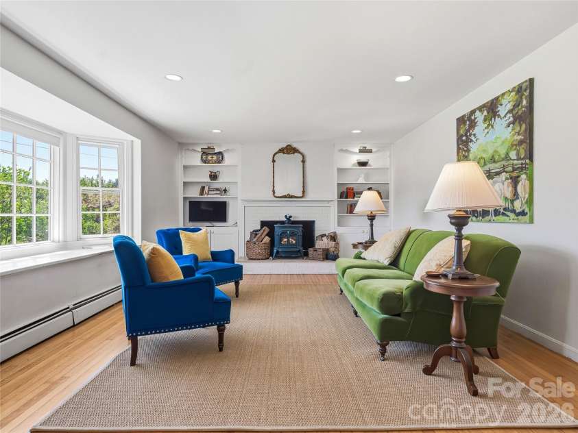 721 Golf Course Road, Waynesville, NC 28786.  MLS# CAR4374651, YatesRealty ID 26984. 
