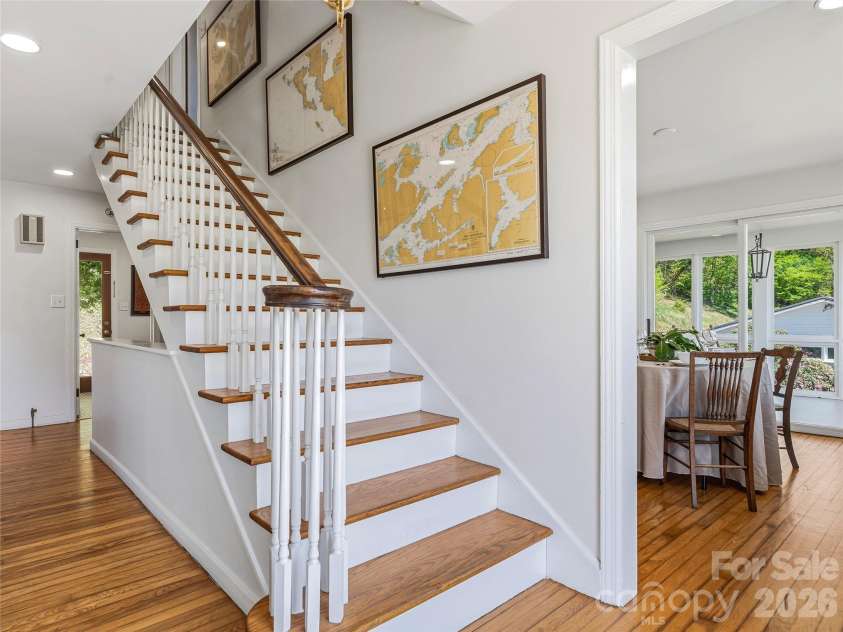 721 Golf Course Road, Waynesville, NC 28786.  MLS# CAR4374651, YatesRealty ID 26984. 