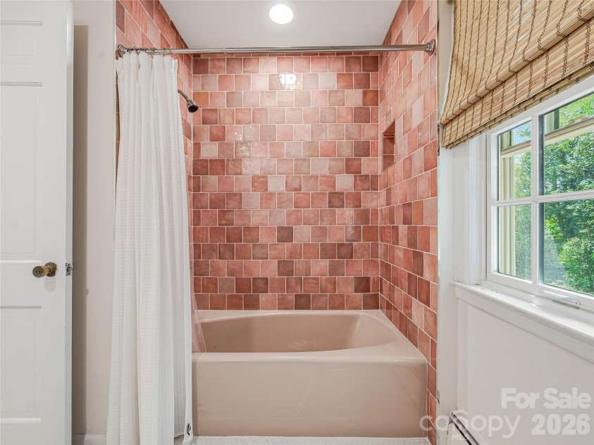 721 Golf Course Road, Waynesville, NC 28786.  MLS# CAR4374651, YatesRealty ID 26984. 