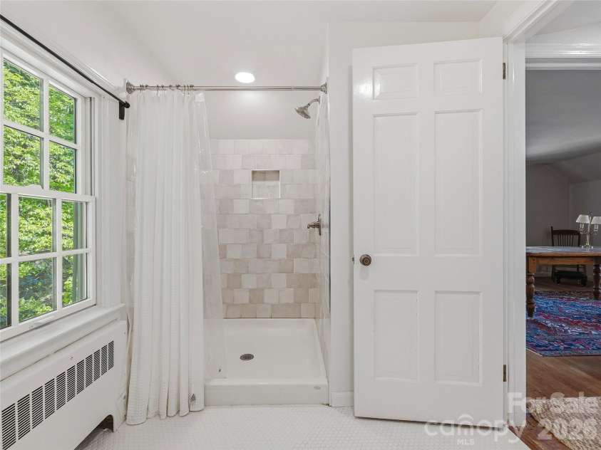 721 Golf Course Road, Waynesville, NC 28786.  MLS# CAR4374651, YatesRealty ID 26984. 