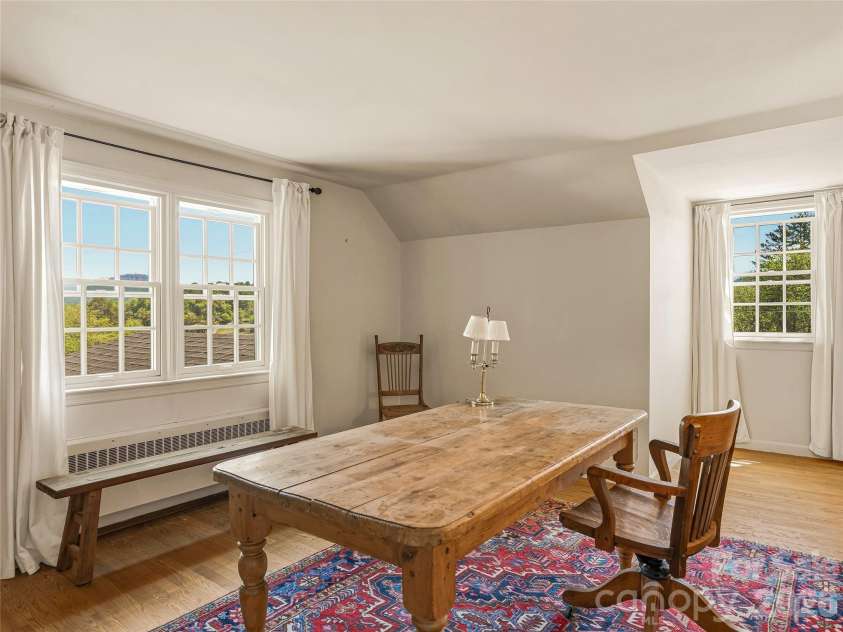 721 Golf Course Road, Waynesville, NC 28786.  MLS# CAR4374651, YatesRealty ID 26984. 