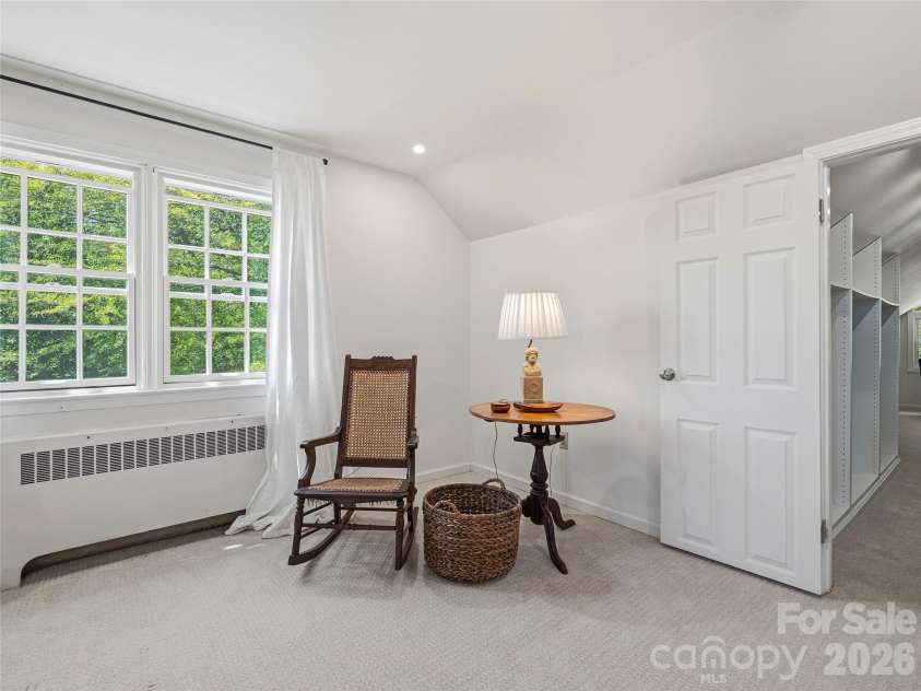 721 Golf Course Road, Waynesville, NC 28786.  MLS# CAR4374651, YatesRealty ID 26984. 