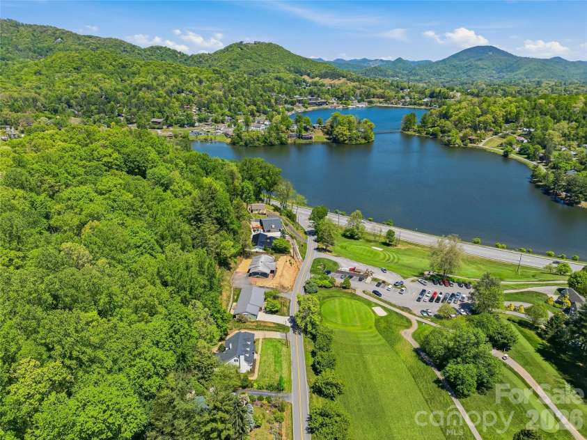 721 Golf Course Road, Waynesville, NC 28786.  MLS# CAR4374651, YatesRealty ID 26984. 