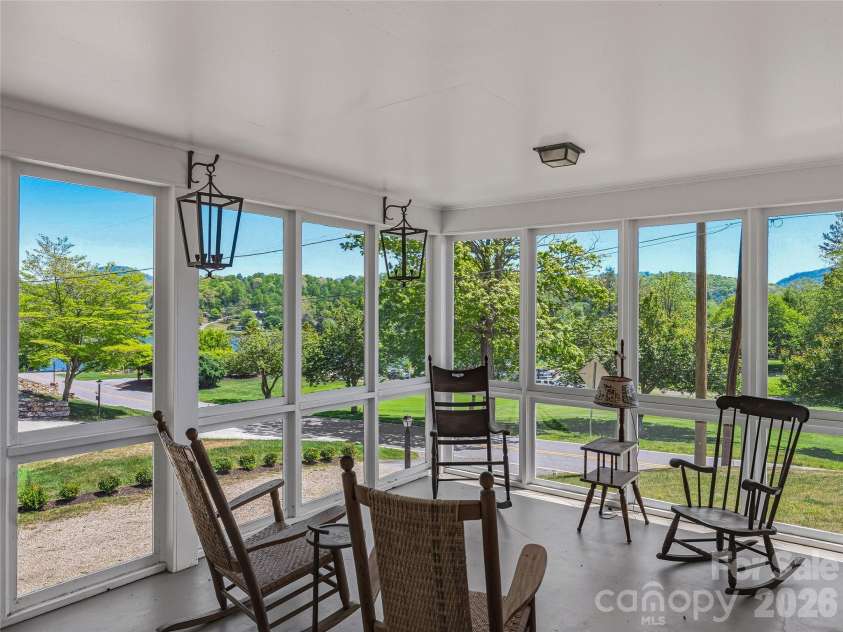 721 Golf Course Road, Waynesville, NC 28786.  MLS# CAR4374651, YatesRealty ID 26984. 