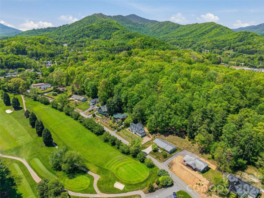 721 Golf Course Road, Waynesville, NC 28786.  MLS# CAR4374651, YatesRealty ID 26984. 