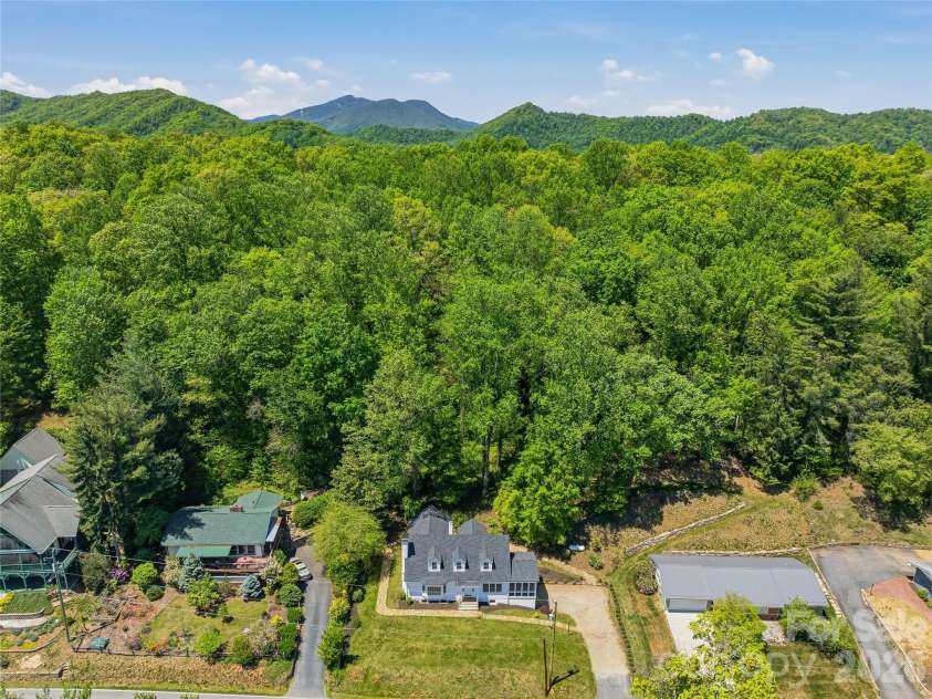 721 Golf Course Road, Waynesville, NC 28786.  MLS# CAR4374651, YatesRealty ID 26984. 