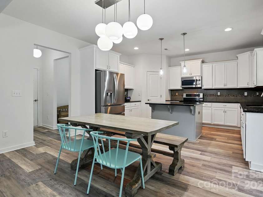 7166 Dove Field Lane, Fort Mill, SC 29707.  MLS# CAR4259041, YatesRealty ID 26985. 