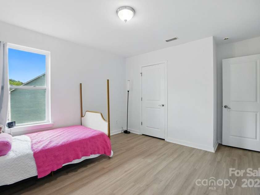 7166 Dove Field Lane, Fort Mill, SC 29707.  MLS# CAR4259041, YatesRealty ID 26985. 