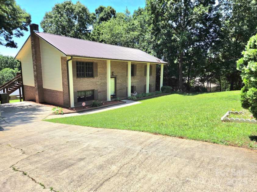 717 2nd Street, Conover, NC 28613.  MLS# CAR4281821, YatesRealty ID 26986. 