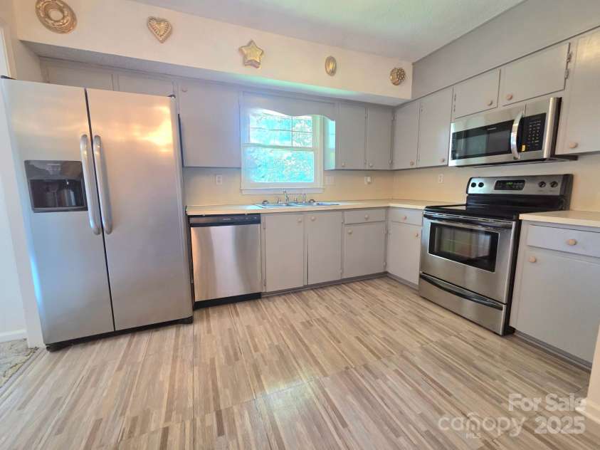 717 2nd Street, Conover, NC 28613.  MLS# CAR4281821, YatesRealty ID 26986. 