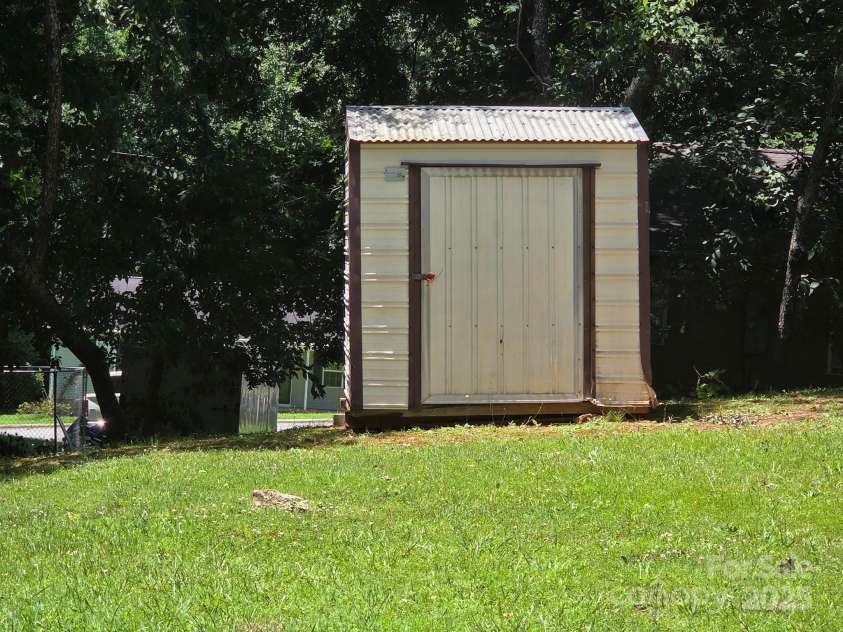 717 2nd Street, Conover, NC 28613.  MLS# CAR4281821, YatesRealty ID 26986. 