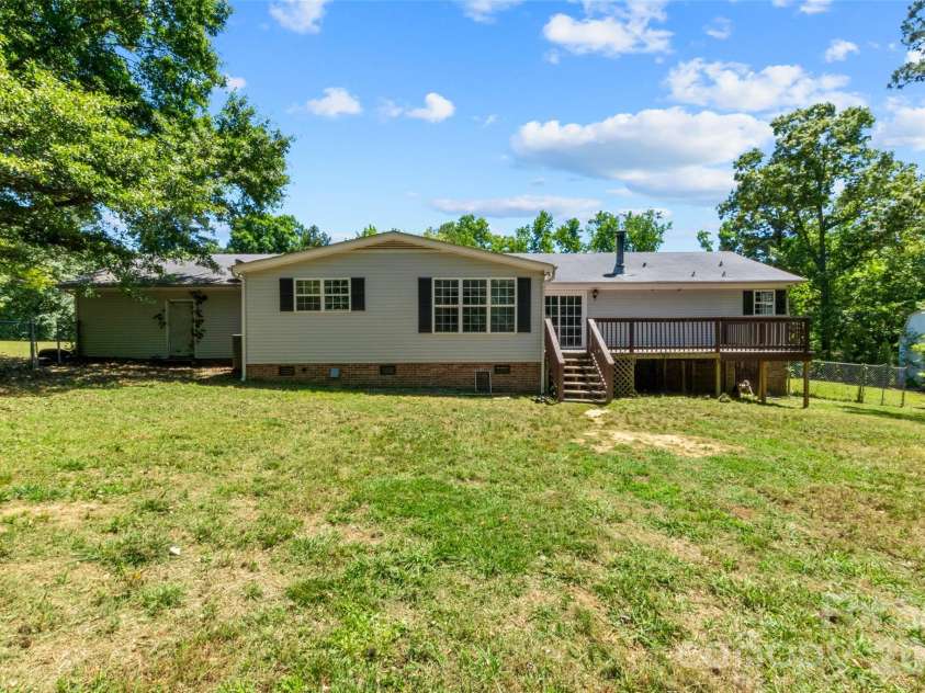 434 Rutledge Drive, Catawba, SC 29704.  MLS# CAR4382046, YatesRealty ID 26987. 