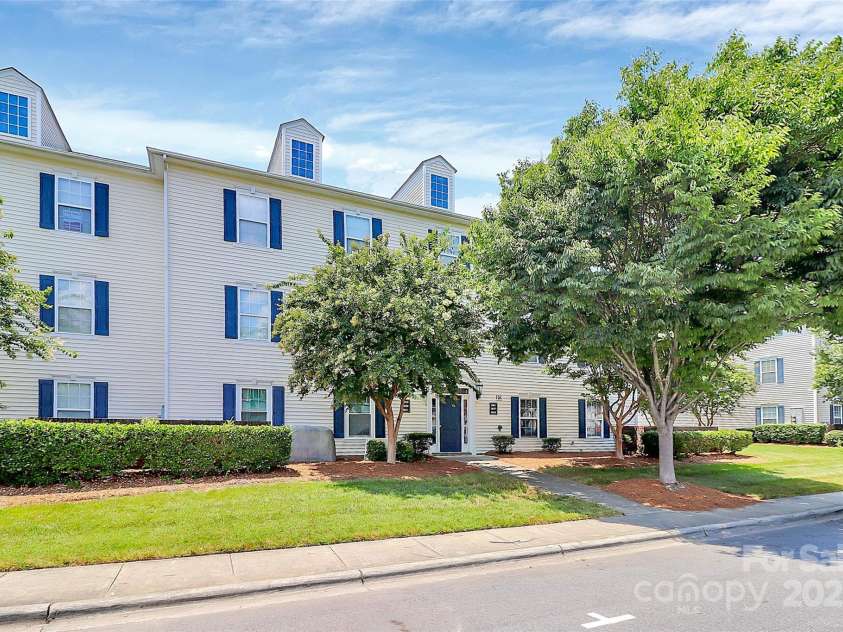 3853 Carl Parmer Drive, Harrisburg, NC 28075.  MLS# CAR4276229, YatesRealty ID 26989. 