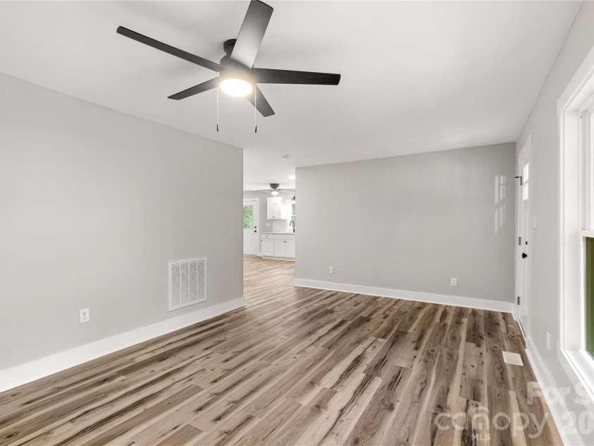 5224 Lancaster Highway, Fort Lawn, SC 29714.  MLS# CAR4383188, YatesRealty ID 26989. 