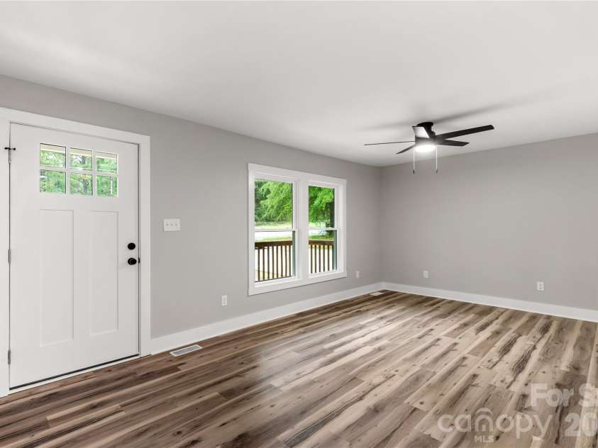 5224 Lancaster Highway, Fort Lawn, SC 29714.  MLS# CAR4383188, YatesRealty ID 26989. 