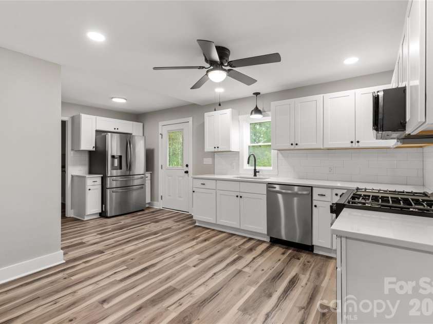 5224 Lancaster Highway, Fort Lawn, SC 29714.  MLS# CAR4383188, YatesRealty ID 26989. 