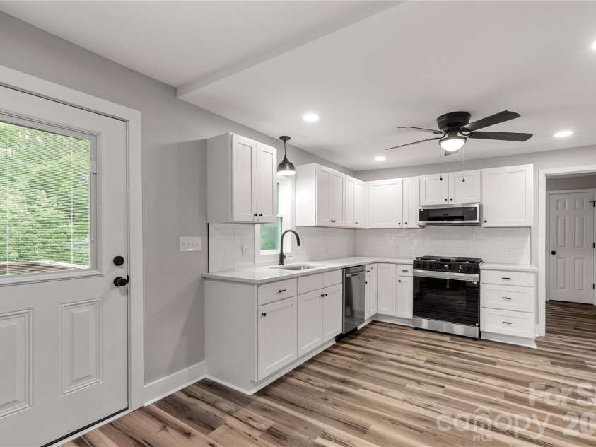 5224 Lancaster Highway, Fort Lawn, SC 29714.  MLS# CAR4383188, YatesRealty ID 26989. 