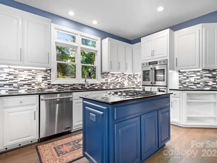 16033 Agincourt Drive, Huntersville, NC 28078.  MLS# CAR4313163, YatesRealty ID 2699. 