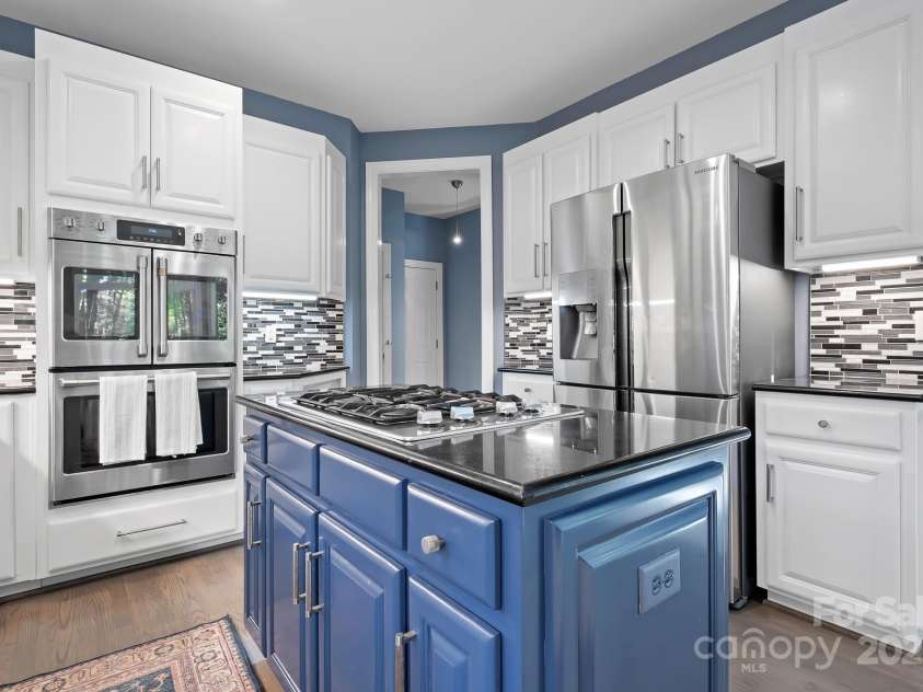 16033 Agincourt Drive, Huntersville, NC 28078.  MLS# CAR4313163, YatesRealty ID 2699. 