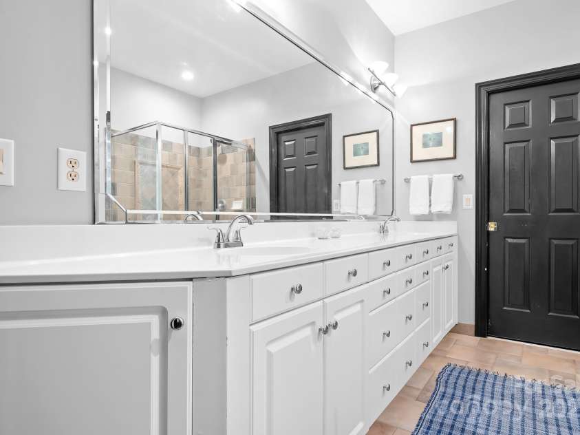 16033 Agincourt Drive, Huntersville, NC 28078.  MLS# CAR4313163, YatesRealty ID 2699. 