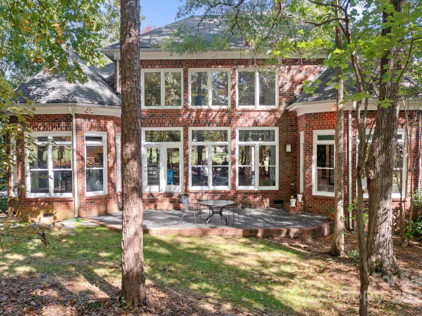 16033 Agincourt Drive, Huntersville, NC 28078.  MLS# CAR4313163, YatesRealty ID 2699. 