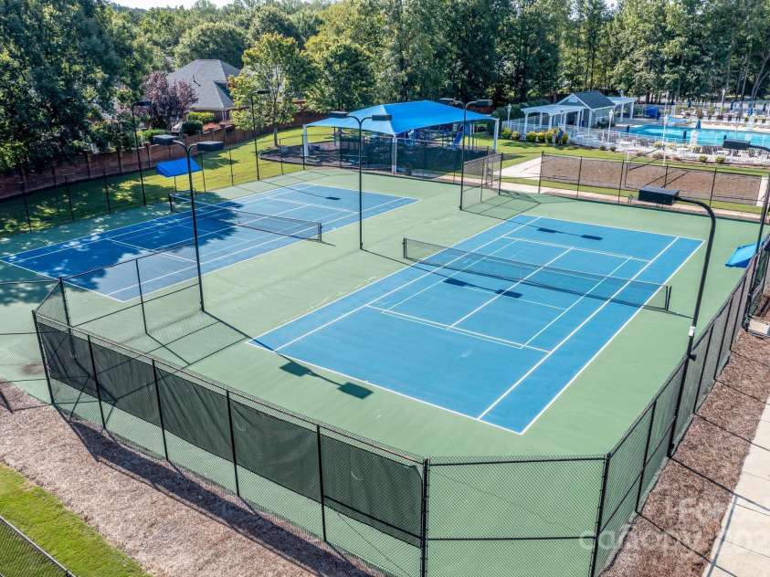 16033 Agincourt Drive, Huntersville, NC 28078.  MLS# CAR4313163, YatesRealty ID 2699. 