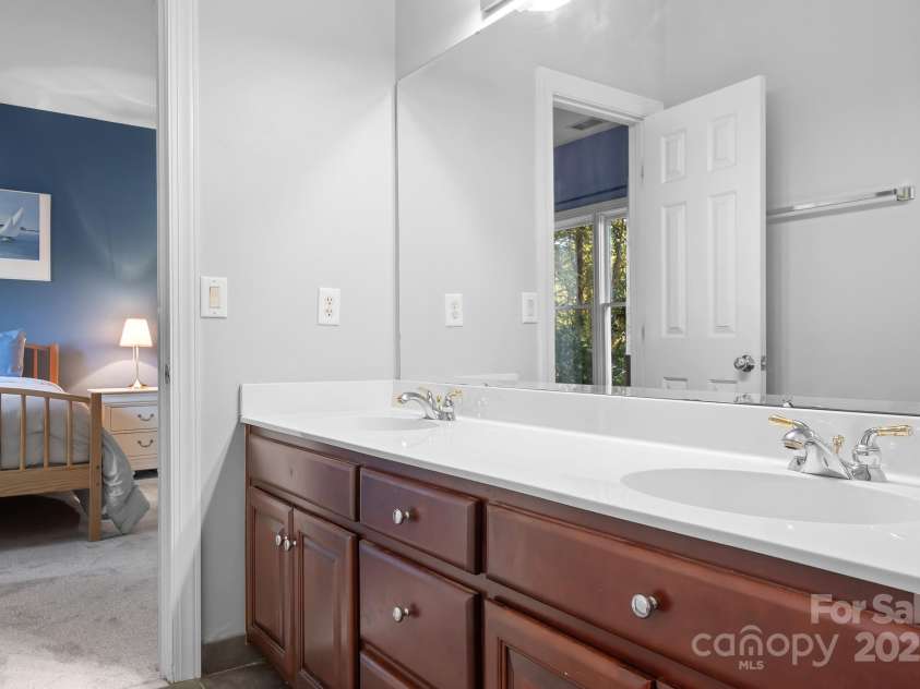 16033 Agincourt Drive, Huntersville, NC 28078.  MLS# CAR4313163, YatesRealty ID 2699. J&J for Bonus and Bedroom 4