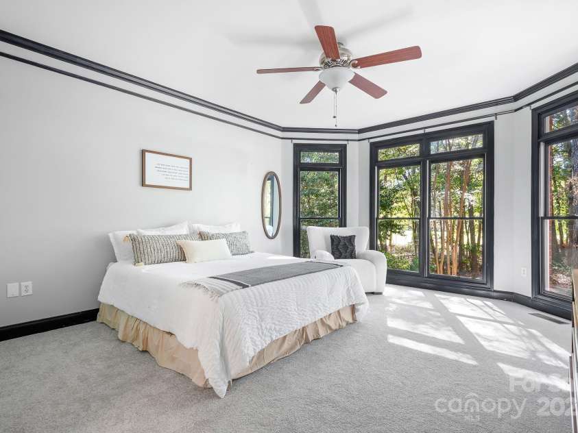 16033 Agincourt Drive, Huntersville, NC 28078.  MLS# CAR4313163, YatesRealty ID 2699. Primary Suite on main level