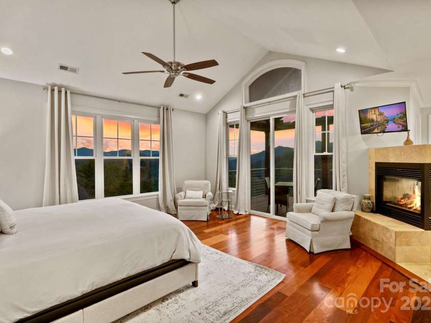 222 David Ridge Road, Black Mountain, NC 28711.  MLS# CAR4234344, YatesRealty ID 2699. 