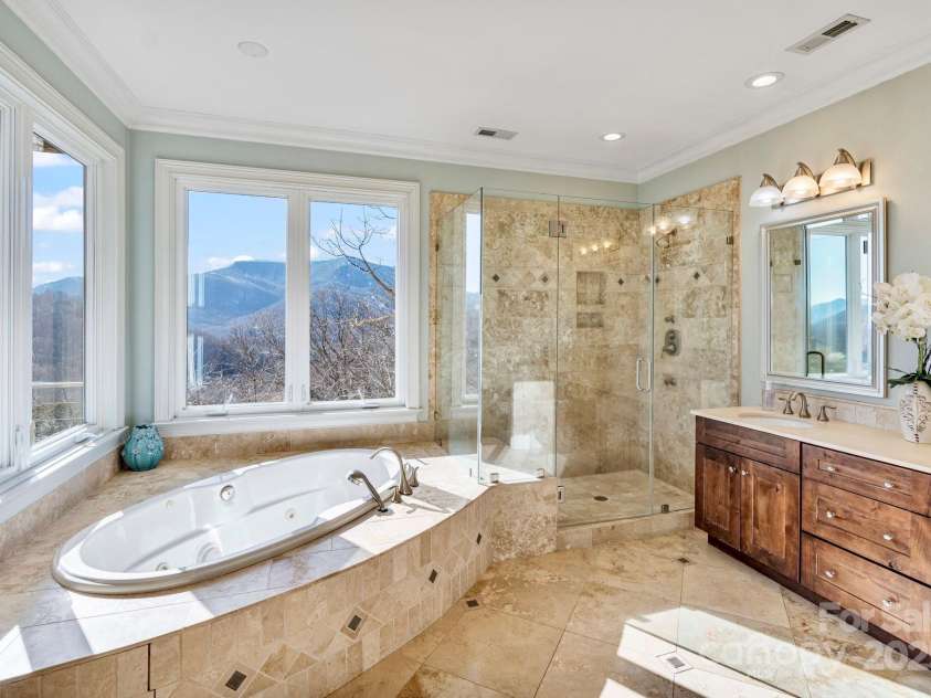 222 David Ridge Road, Black Mountain, NC 28711.  MLS# CAR4234344, YatesRealty ID 2699. 