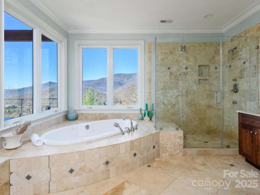 222 David Ridge Road, Black Mountain, NC 28711.  MLS# CAR4234344, YatesRealty ID 2699. 