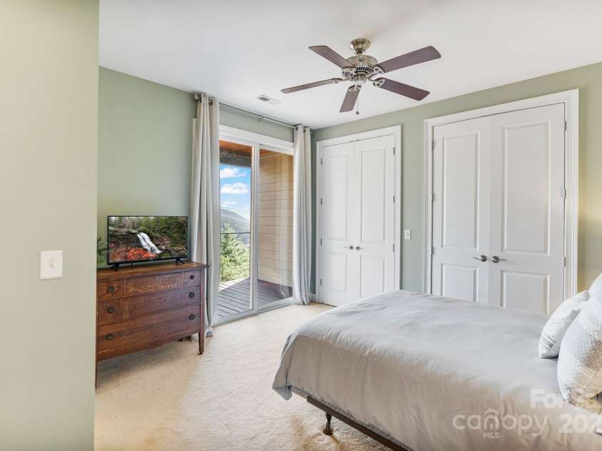 222 David Ridge Road, Black Mountain, NC 28711.  MLS# CAR4234344, YatesRealty ID 2699. 