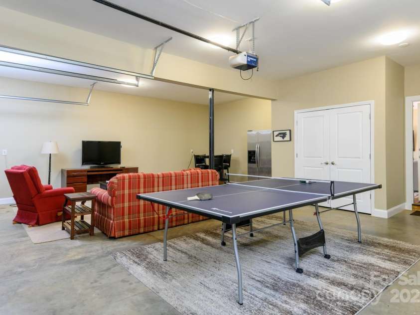 222 David Ridge Road, Black Mountain, NC 28711.  MLS# CAR4234344, YatesRealty ID 2699. 