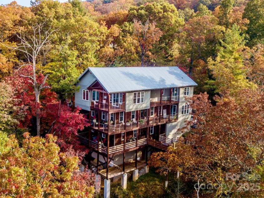 222 David Ridge Road, Black Mountain, NC 28711.  MLS# CAR4234344, YatesRealty ID 2699. 