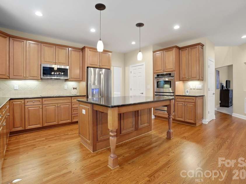 905 Patricians Lane, Wesley Chapel, NC 28110.  MLS# CAR4347178, YatesRealty ID 2699. 