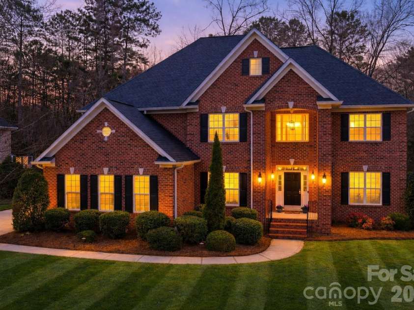 905 Patricians Lane, Wesley Chapel, NC 28110.  MLS# CAR4347178, YatesRealty ID 2699. 