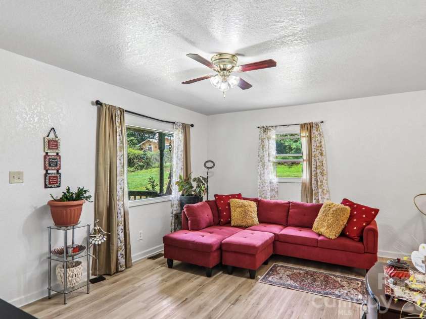 1 Camby Street, Asheville, NC 28801.  MLS# CAR4371645, YatesRealty ID 26990. 