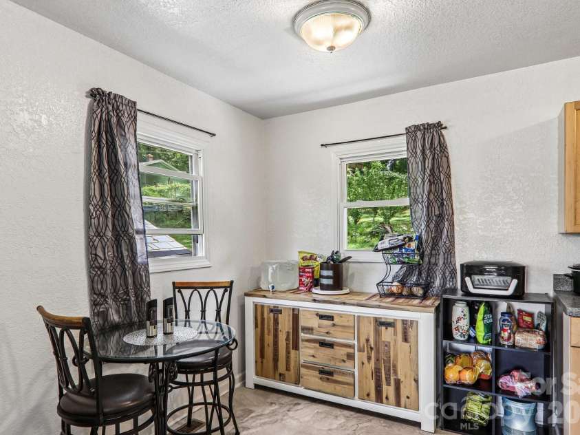 1 Camby Street, Asheville, NC 28801.  MLS# CAR4371645, YatesRealty ID 26990. 