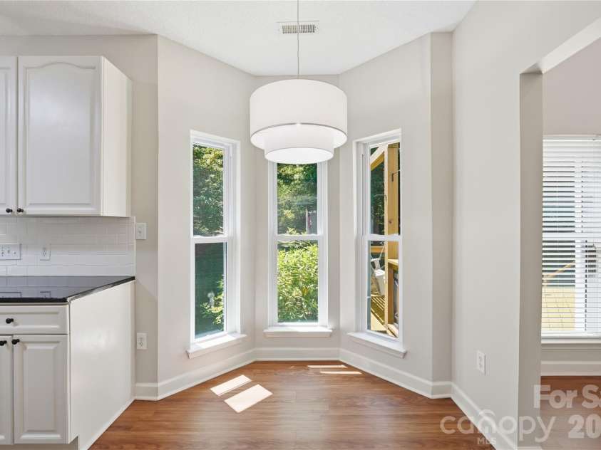 157 Lighthouse Road, Mount Holly, NC 28120.  MLS# CAR4379658, YatesRealty ID 26991. Breakfast nook