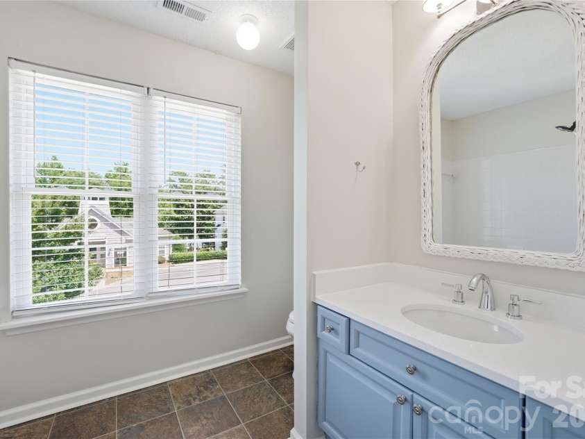 157 Lighthouse Road, Mount Holly, NC 28120.  MLS# CAR4379658, YatesRealty ID 26991. Full upstairs hall bath 