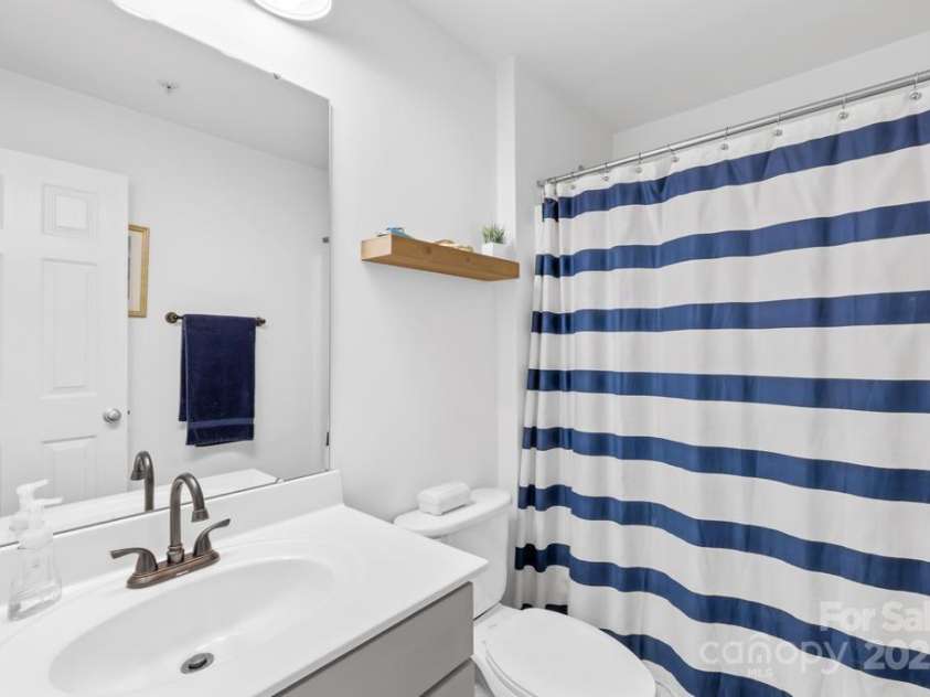 3721 Picasso Court, Charlotte, NC 28205.  MLS# CAR4281891, YatesRealty ID 26991. 