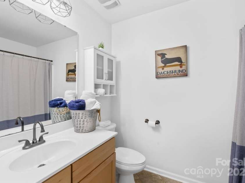 3721 Picasso Court, Charlotte, NC 28205.  MLS# CAR4281891, YatesRealty ID 26991. 