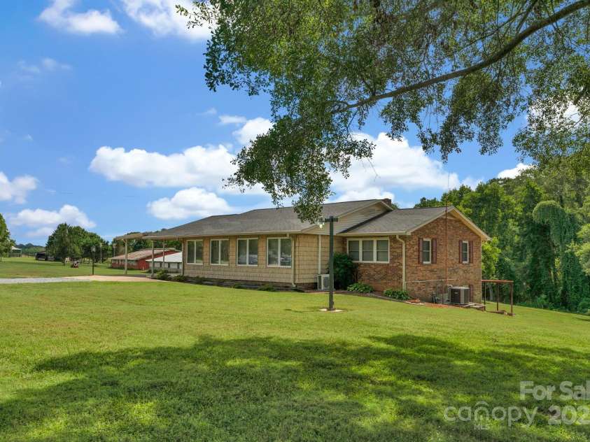 2036 Biggers Lake Road, Shelby, NC 28152.  MLS# CAR4273982, YatesRealty ID 26993. 