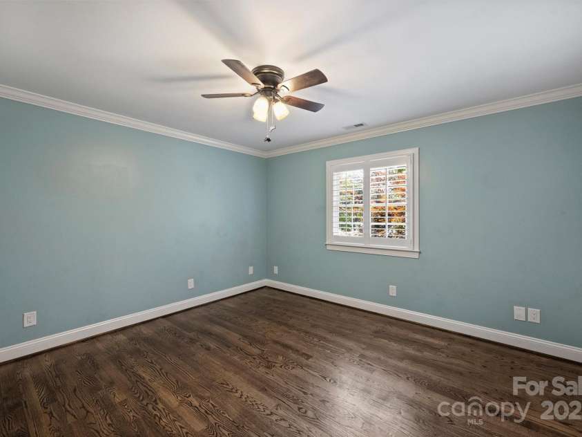 1008 Dumbarton Road, Gastonia, NC 28054.  MLS# CAR4275369, YatesRealty ID 26994. Crown molding and ceiling fans in secondary bedrooms.