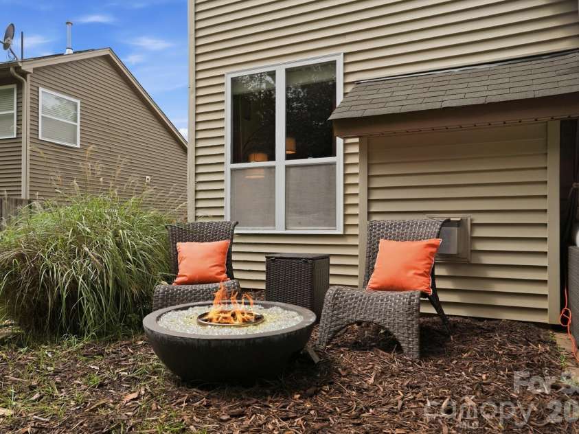 14520 Harmonious Street, Charlotte, NC 28278.  MLS# CAR4371528, YatesRealty ID 26994. 