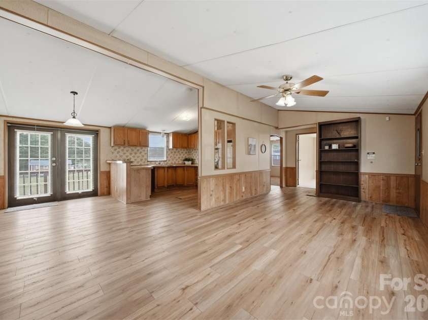 3617 Sulphur Springs Road, Hickory, NC 28601.  MLS# CAR4387397, YatesRealty ID 26995. 