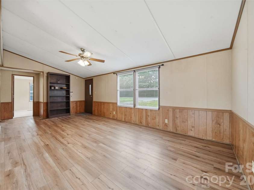 3617 Sulphur Springs Road, Hickory, NC 28601.  MLS# CAR4387397, YatesRealty ID 26995. 